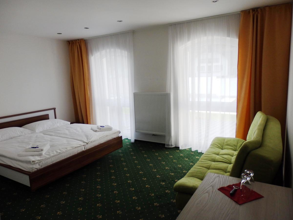 Rezidence Holšín Hotel Holsiny Exterior foto